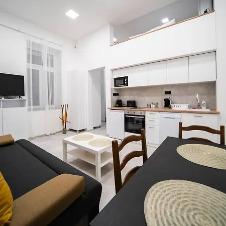 Free Parking Basilica Leo's - Ac, Wi-fi, Smart Tv Budapest
