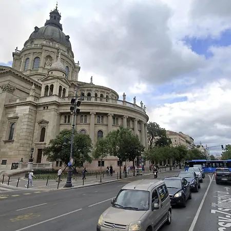 Free Parking Basilica Leo's - Ac, Wi-fi, Smart Tv Lägenhet Budapest