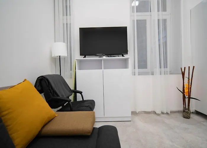 Free Parking Basilica Leo's - Ac, Wi-fi, Smart Tv شقة بودابست