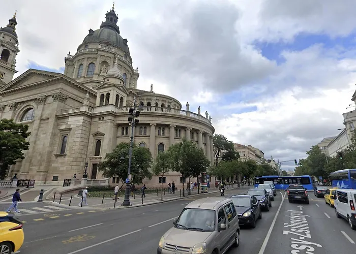 Free Parking Basilica Leo's - Ac, Wi-fi, Smart Tv شقة بودابست
