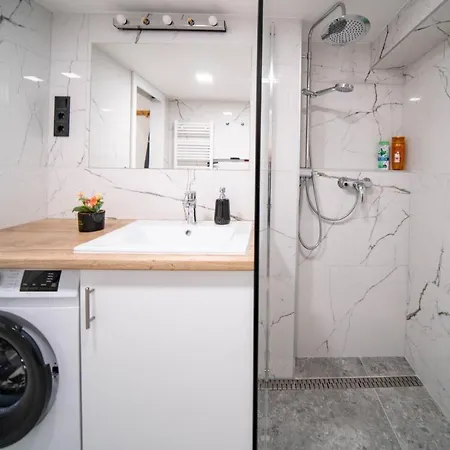 Free Parking Basilica Leo's - Ac, Wi-fi, Smart Tv Appartement *