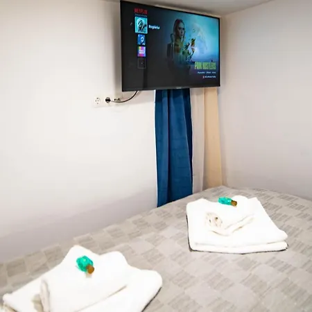 Free Parking Basilica Leo's - Ac, Wi-fi, Smart Tv * ブダペスト